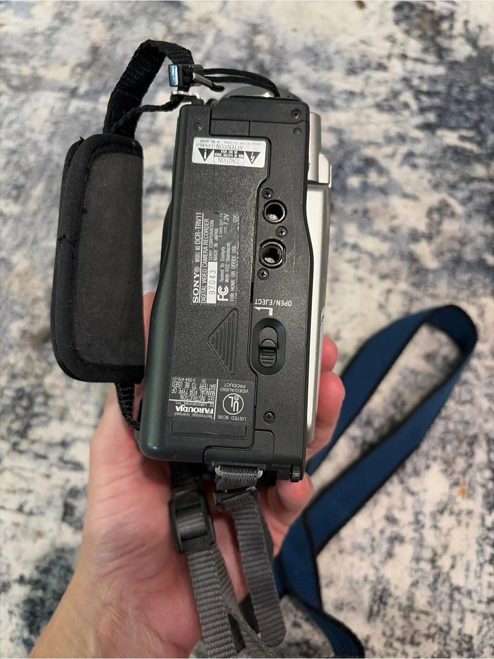 Sony Handycam DCR-TRV11 MiniDV Digital Video Camera - Silver (Untested For Parts